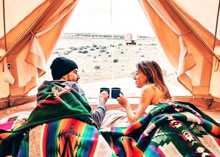 300-6_person_glamping_tent