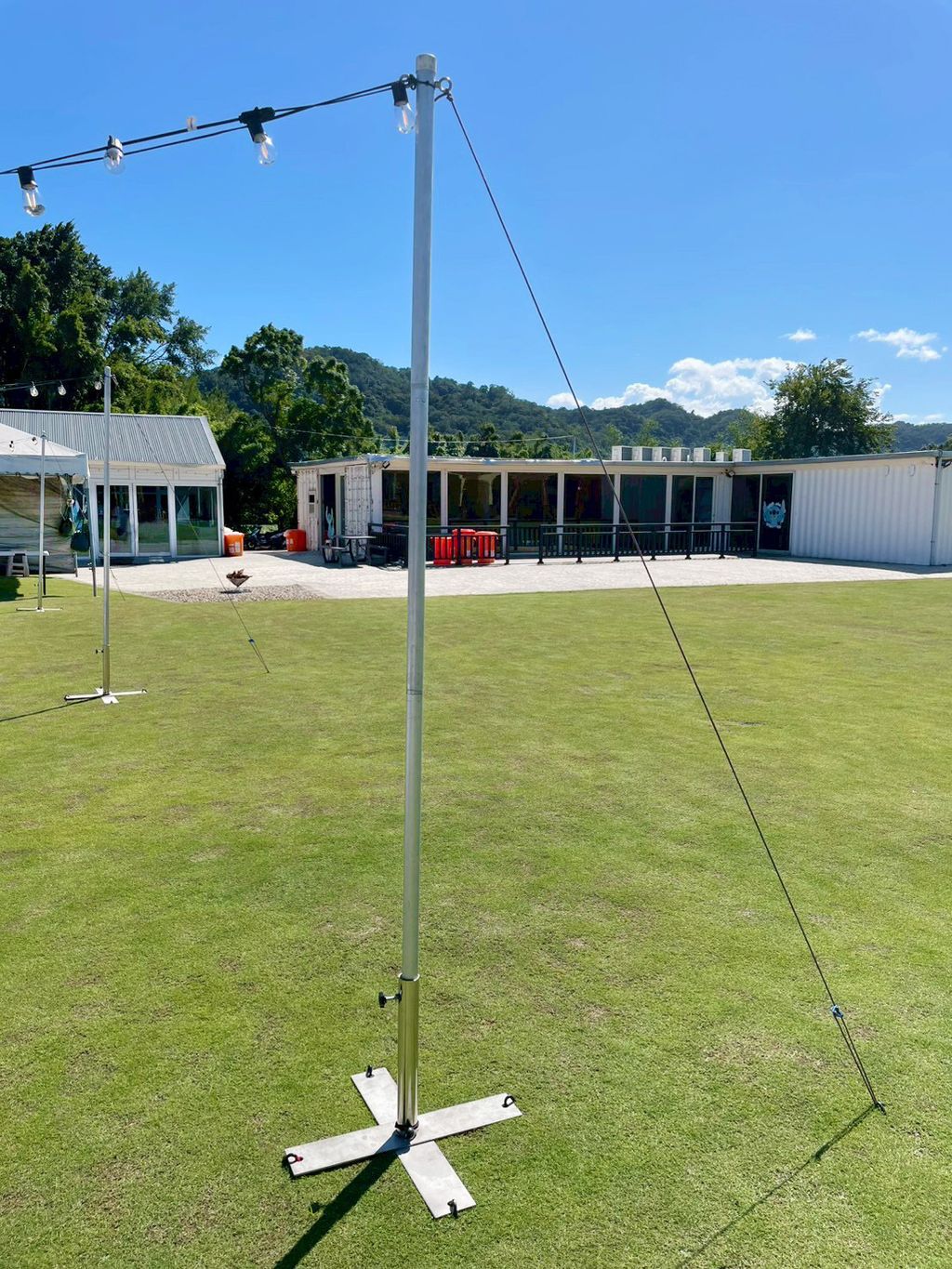 LINE_ALBUM_大溪王老先生-李小姐婚宴-串燈桌椅進_251021_2