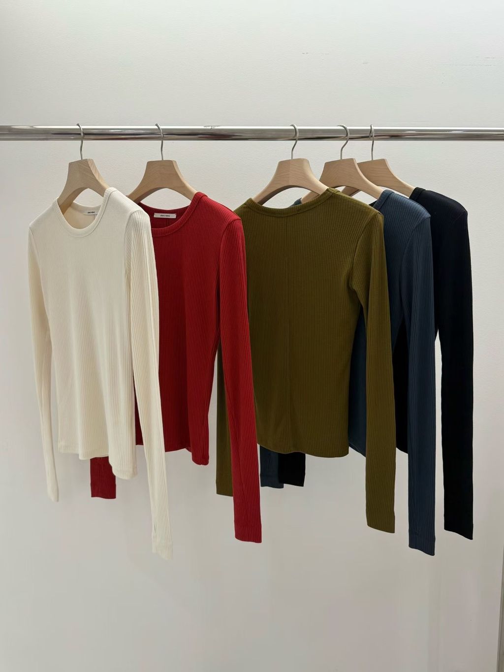 5f6887f183d38bfa978f8fd22589f528