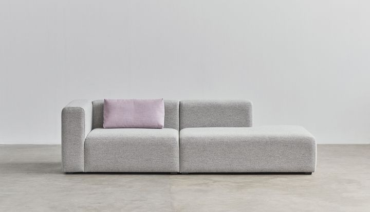 Mags 2,5 seater combination 2 left armrest Hallingdal 130_Mags 10 Cushion Remix 682.jpg