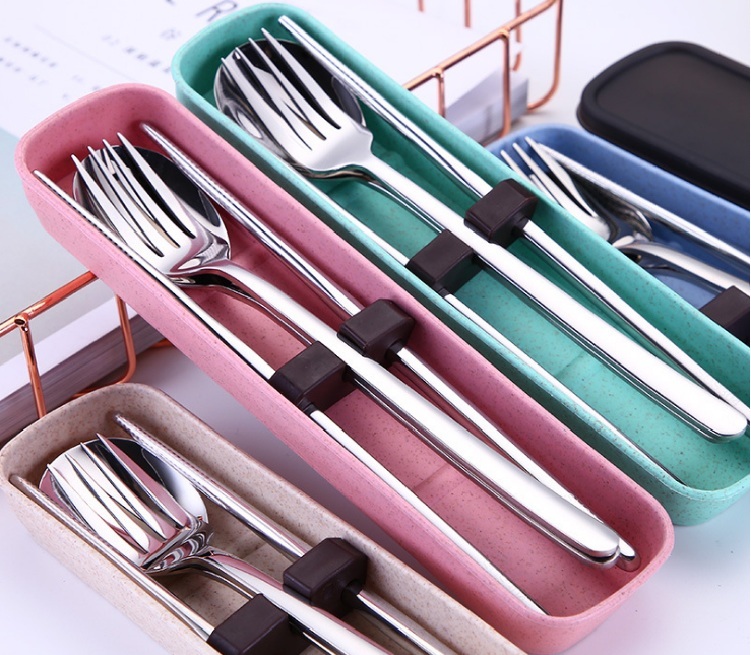 dinnerware set.jpg