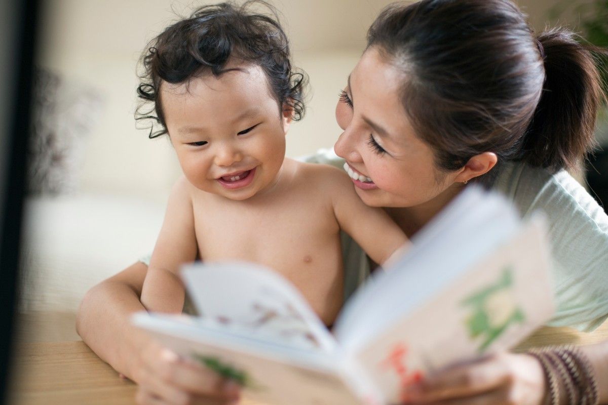 Montessori At Home: Using Baby Books by Milestones
