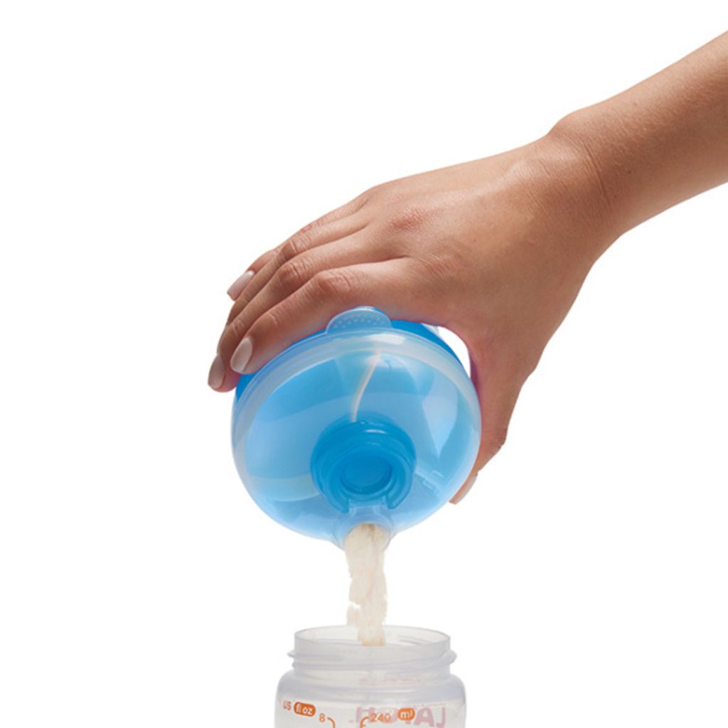 44923_formula_dispenser_blue_formula_bottle_hand.jpg