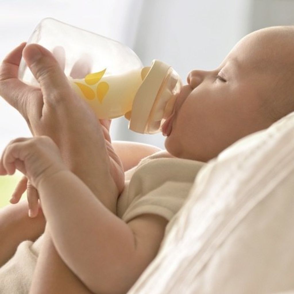 medela-breast-milk-bottle-calma-baby-barn-discounts__87464.1519274547.jpg