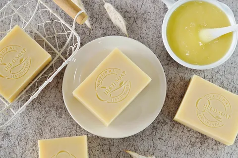 蜂王乳 膠原蛋白 手工皂 品牌 部落客.jpg