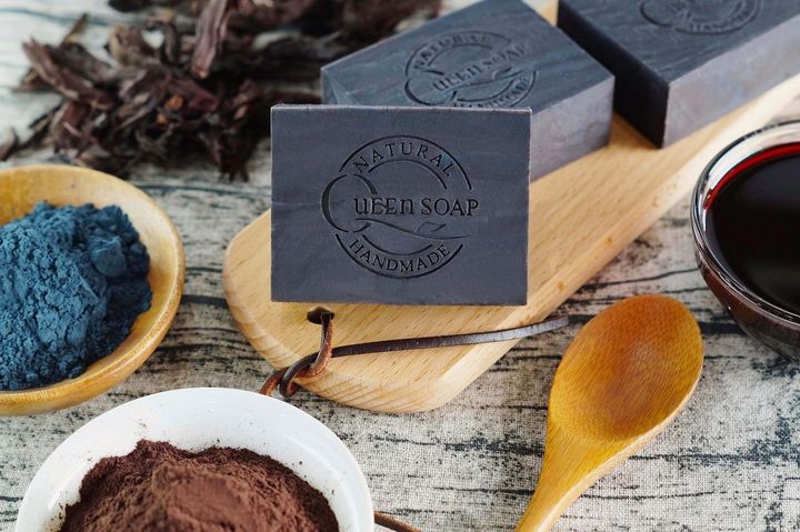 QueenSoap 紫草青黛-草本修護皂.jpg