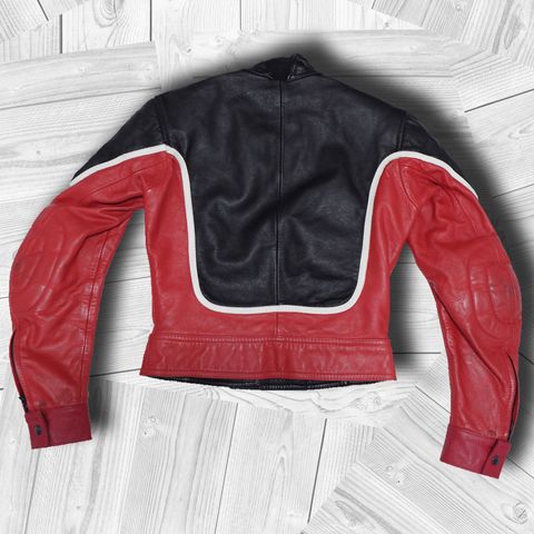 46 - BARRY SHEENE HITAM MERAH 2.jpg