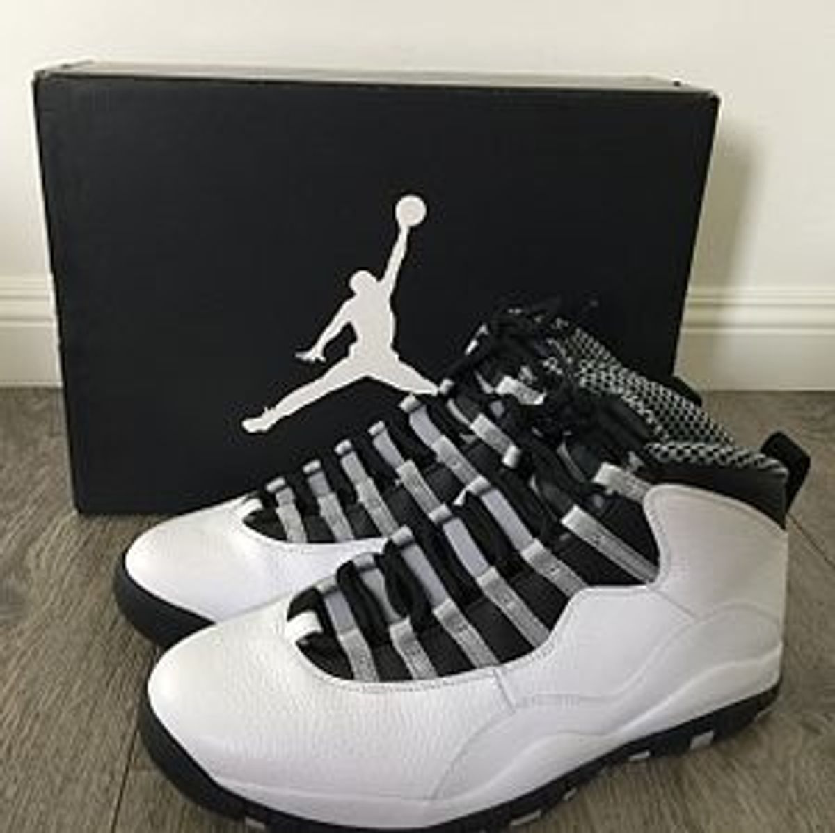 AJ X