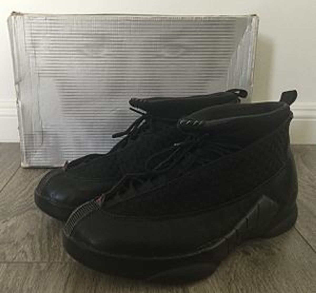 AJ XV