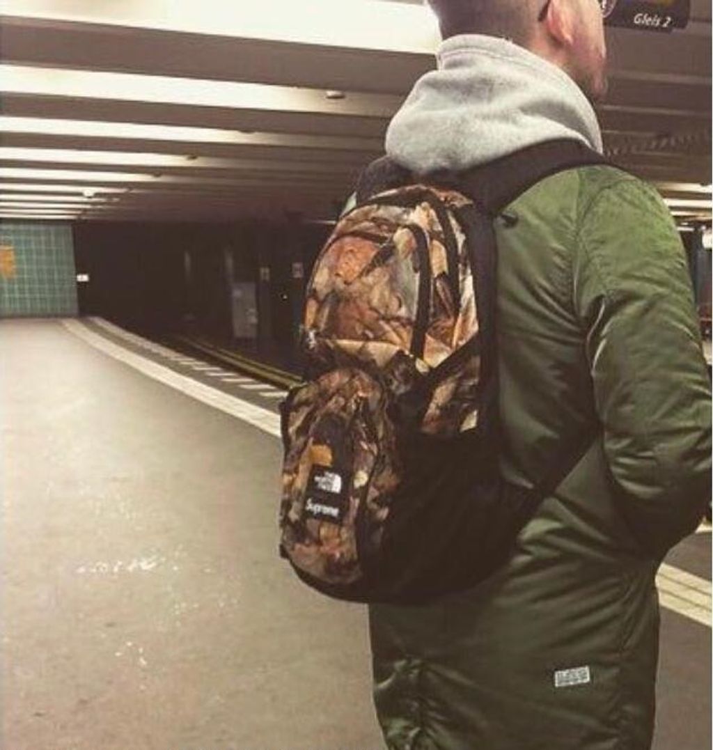 SUP TNF 16fw Pocono Backpack – Sally House of Fashion | Buy Your ...