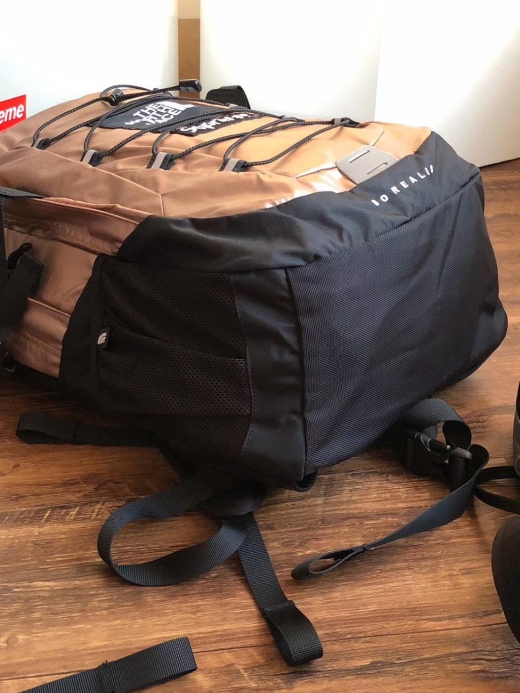 Supreme X TNF 18SS Metallic Backpack SP0230 – Sally House of Fashion