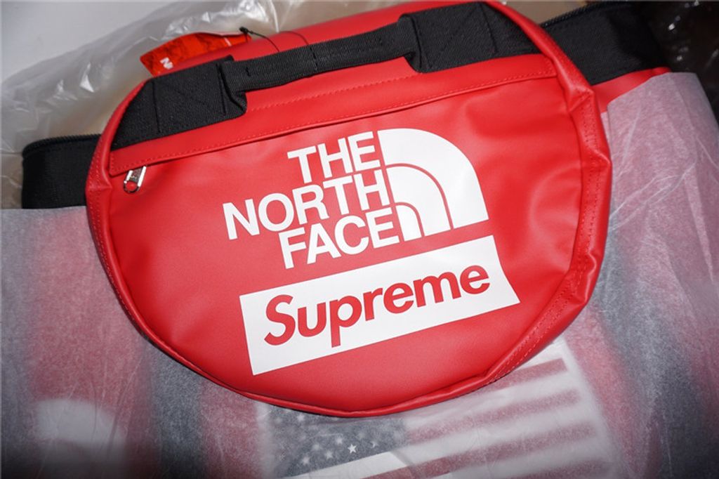Supreme 17SS TNF Big Haul Backpack USD 105 7.jpg