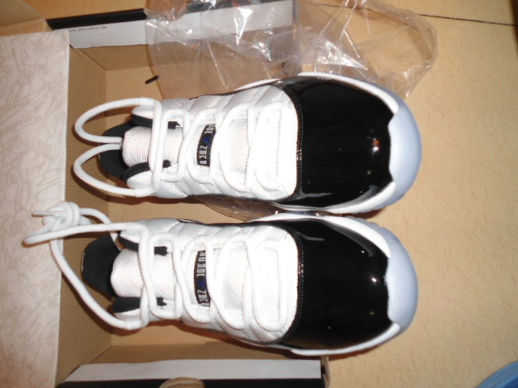 Nike Air Jordan 11 Retro Low Concord 528895-153 USD150 8.jpg