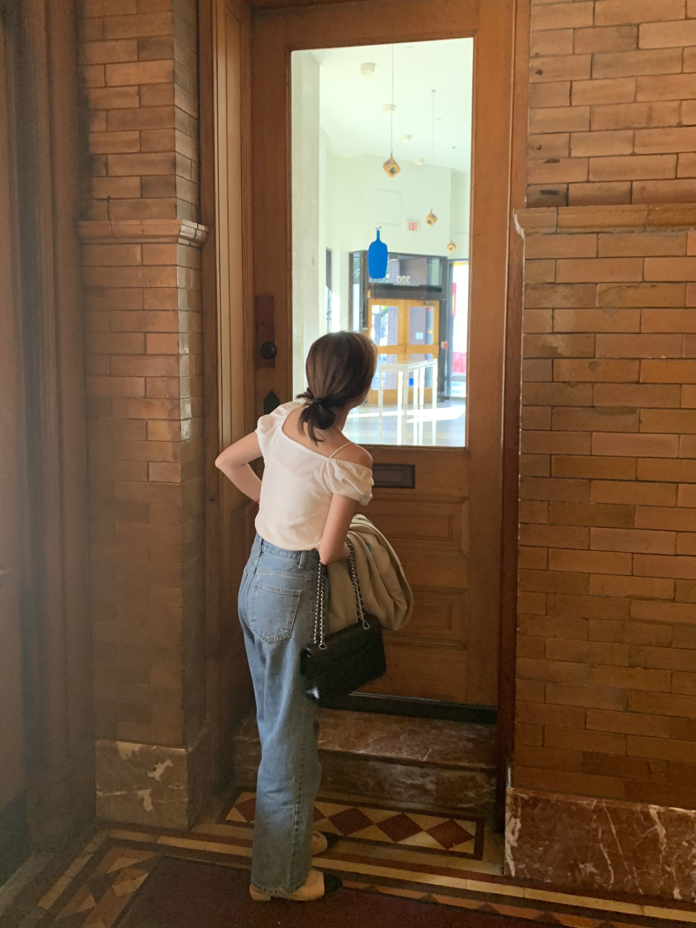 B3EAD9EE-58FB-479A-9963-76431D5969CE