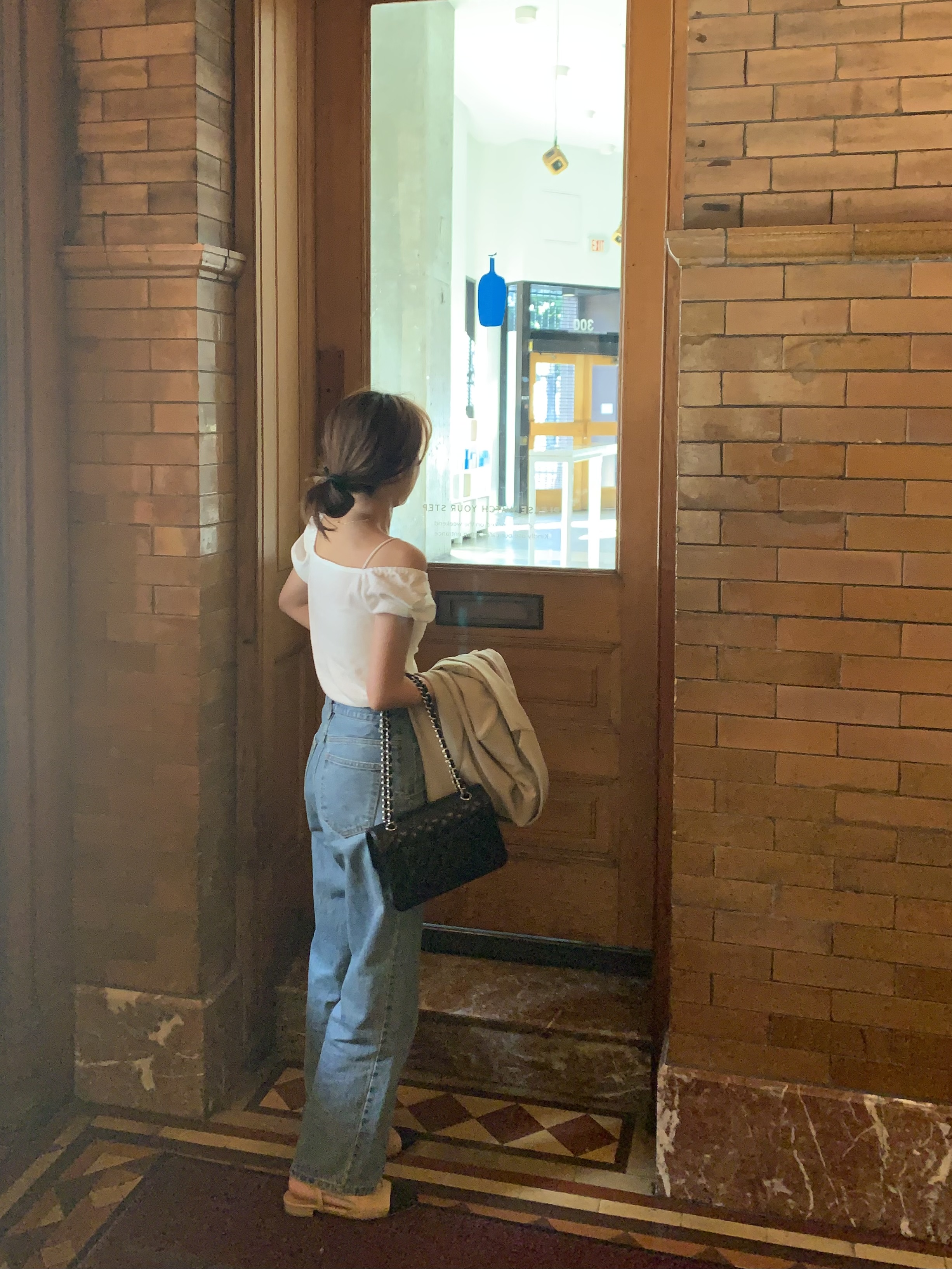 A7AA9781-A27A-4F7F-BE72-B9C3A8826A61