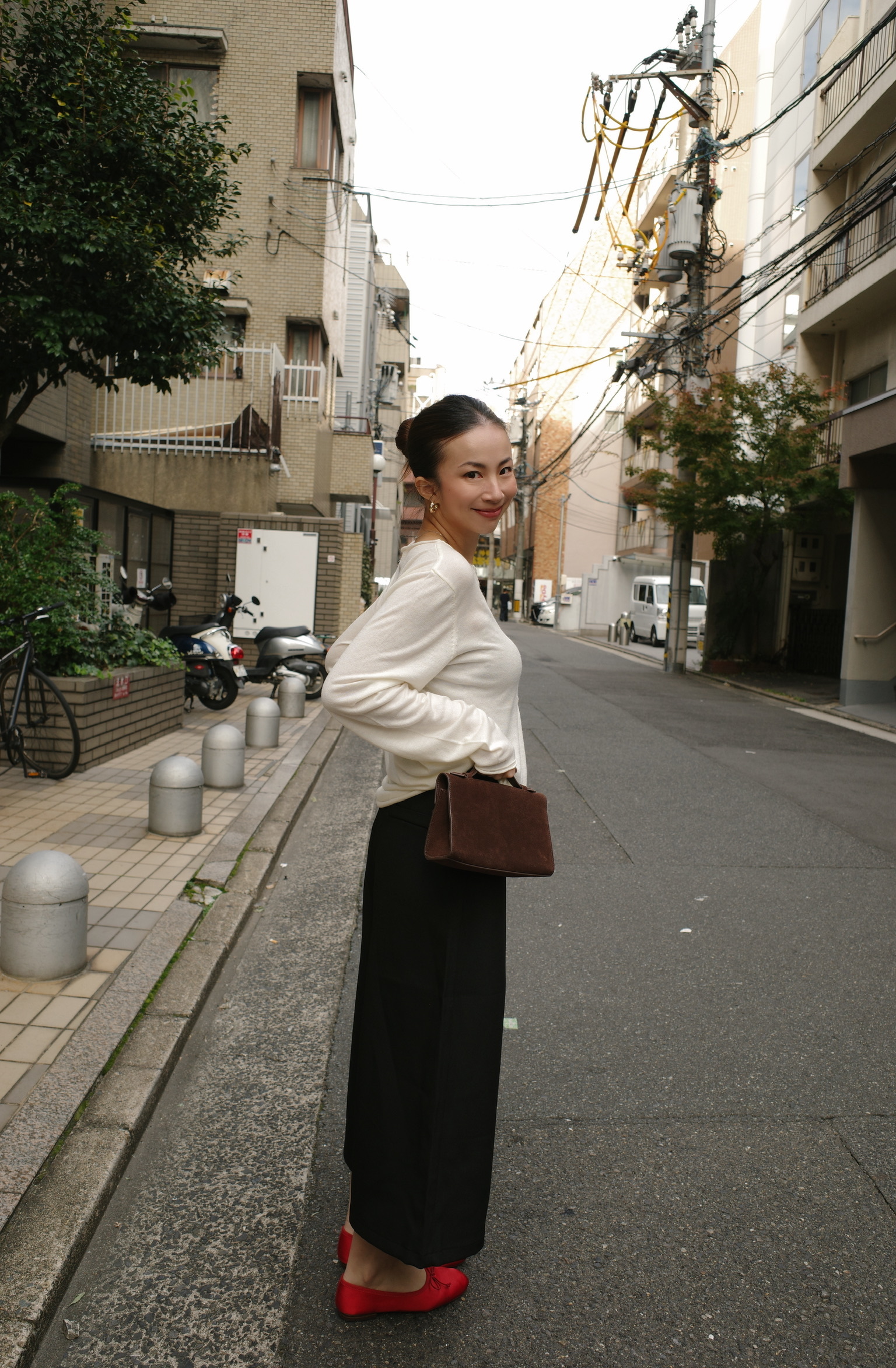 23BB43E0-9405-408B-8822-EF5DA83971D4