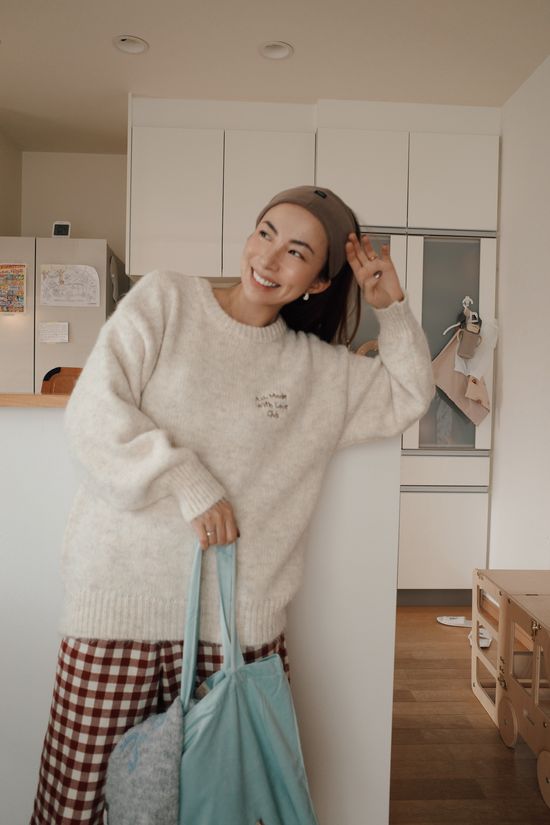  | A S H L E Y  /  STUDIO