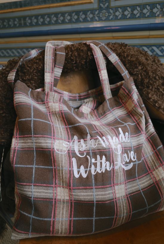  | A S H L E Y  /  STUDIO