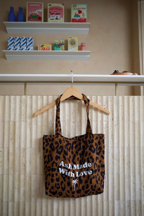 F4FE77AF-1B63-45BA-BCDA-2DA46170A17C