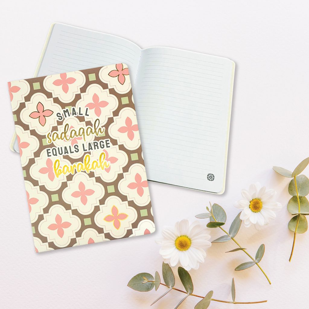 1080  x 1080 px dg threadsewn notebook-06