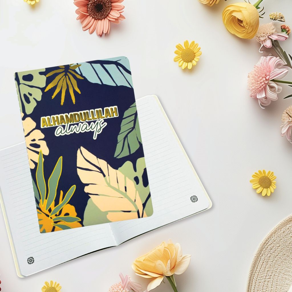 1080  x 1080 px dg threadsewn notebook-08