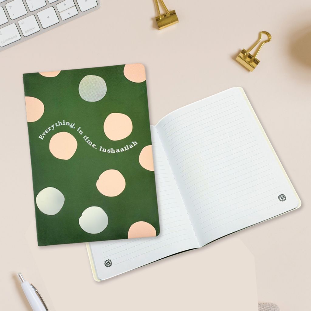 1080  x 1080 px dg threadsewn notebook-04