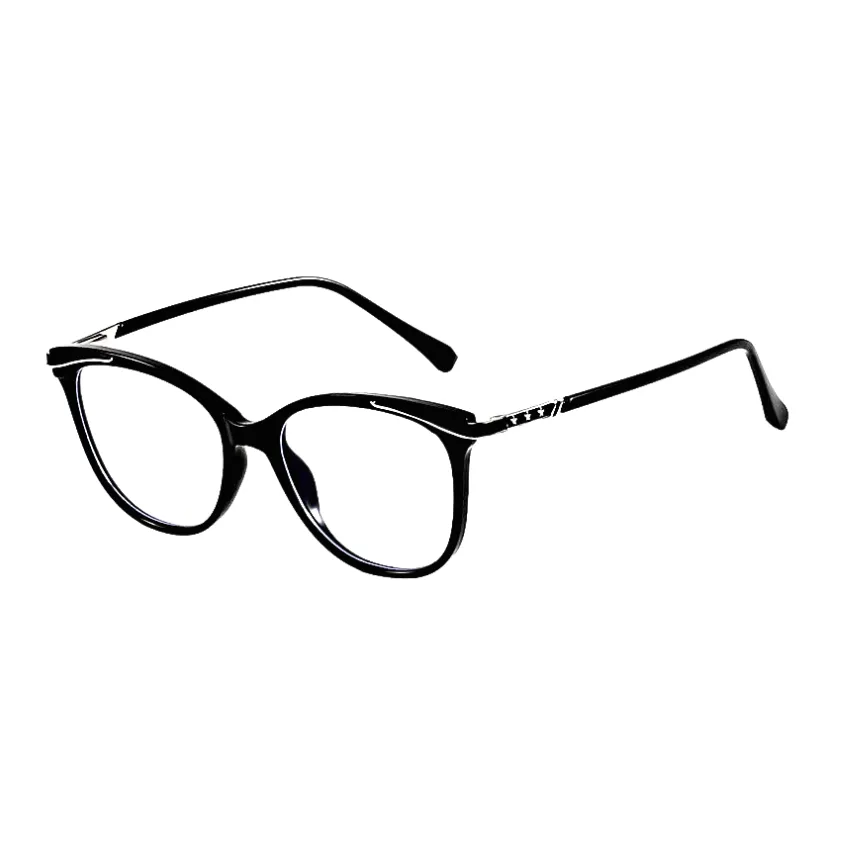 Because cat-eye glasses have incorporated so many different trends over their half-century-plus of cultural prominence, you have a lot of options available in cat-eye styles. For those interested in the vintage (24)