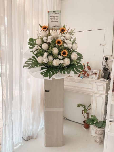 Jophiel Condolence Flower Stand