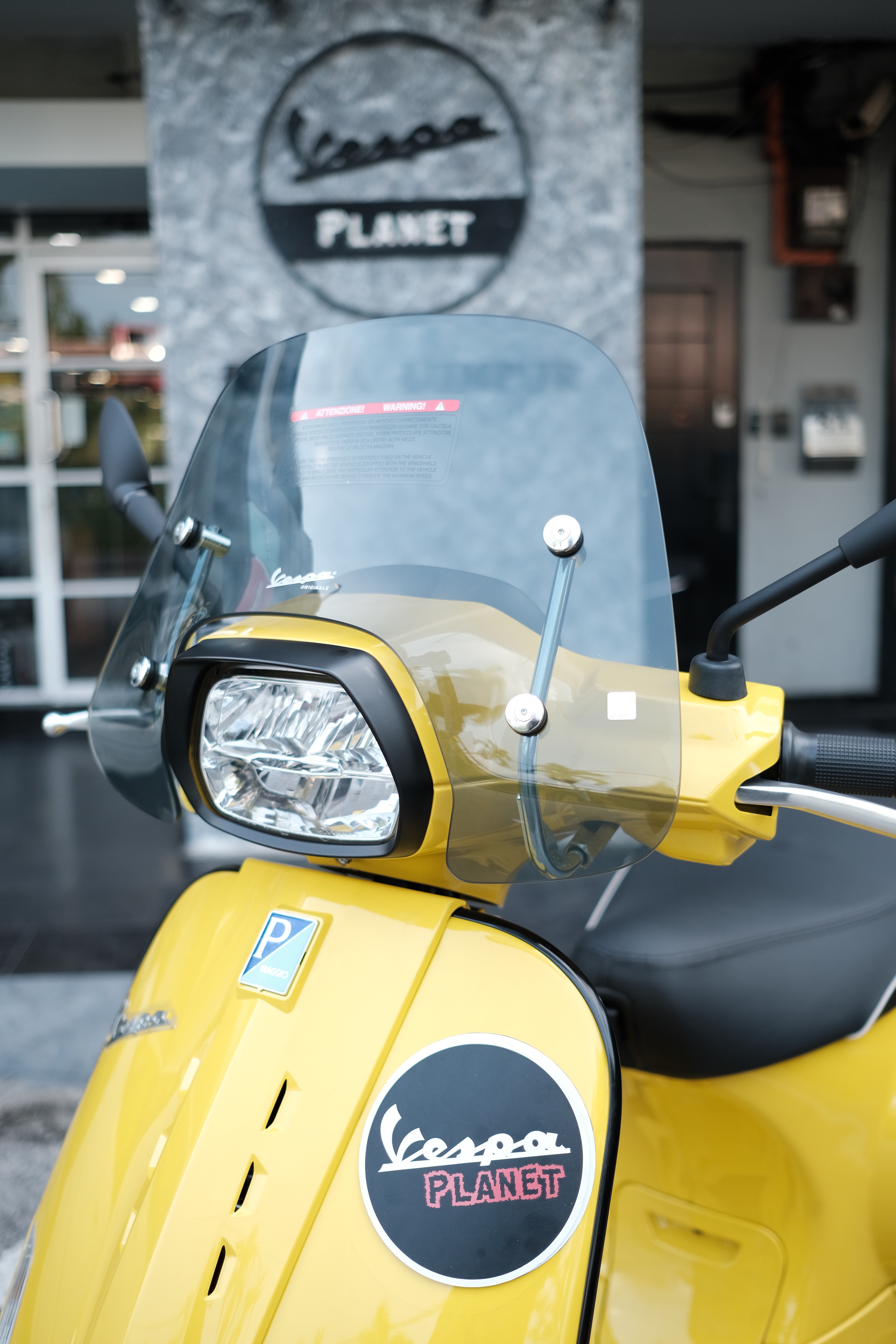 Vespa Primavera 150 with Faco Accessories ! 