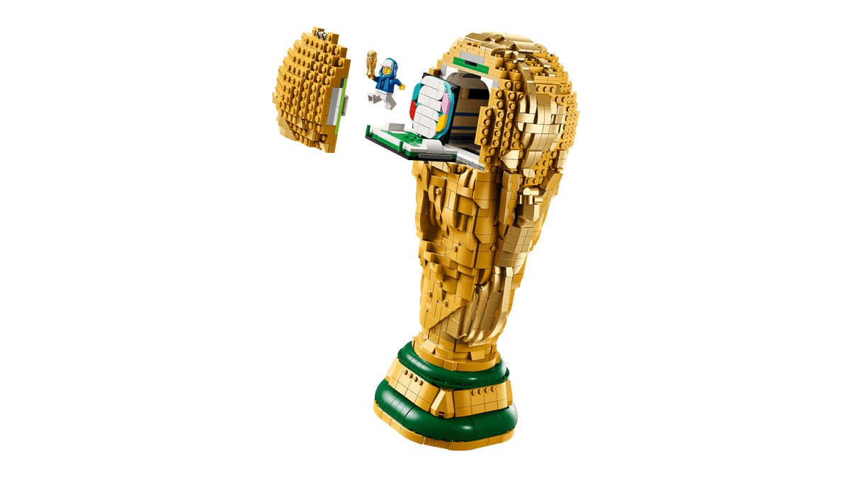 03_FIFA World Cup™ Official Trophy
