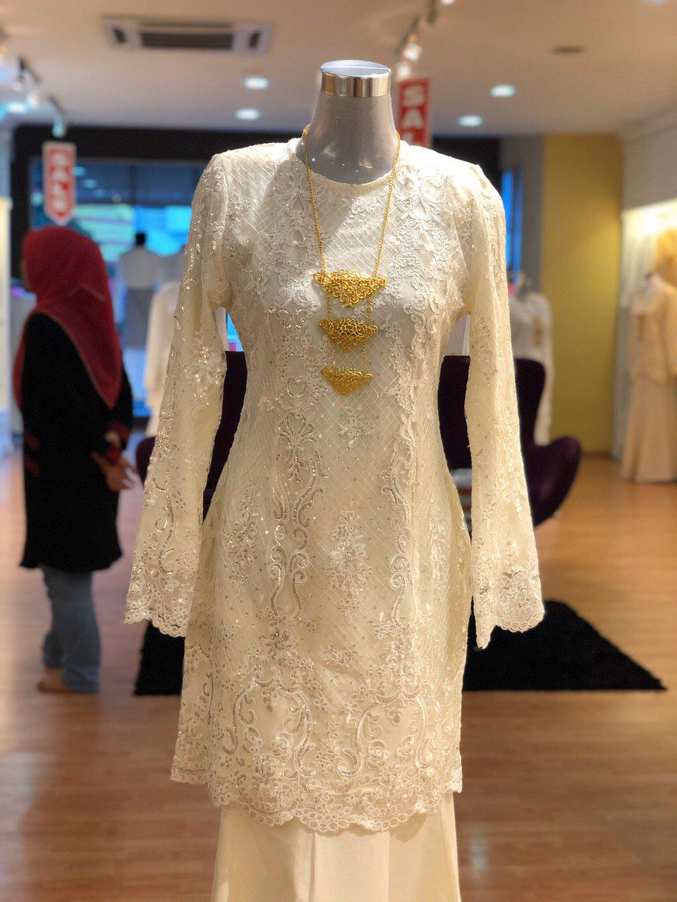 Baju Akad Nikah Kurung Moden Tiara – Galeri Kurung