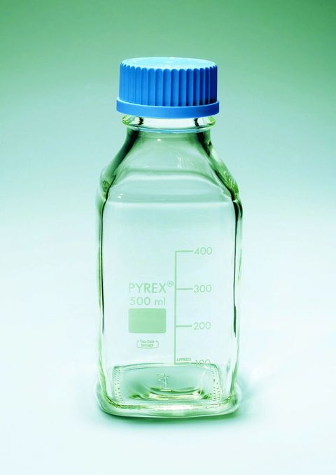 Product 32 - Bottles media-lab square shape with cap and pouring ring.jpg