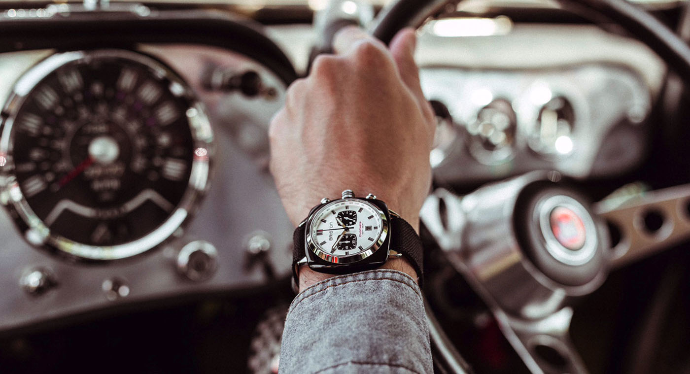 致敬全球最快紀錄保持者，以賽車儀錶盤為靈感，Briston Sports 極速運動錶今夏誕生！