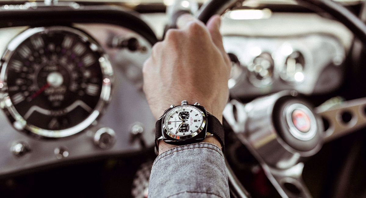 致敬全球最快紀錄保持者，以賽車儀錶盤為靈感，Briston Sports 極速運動錶今夏誕生！