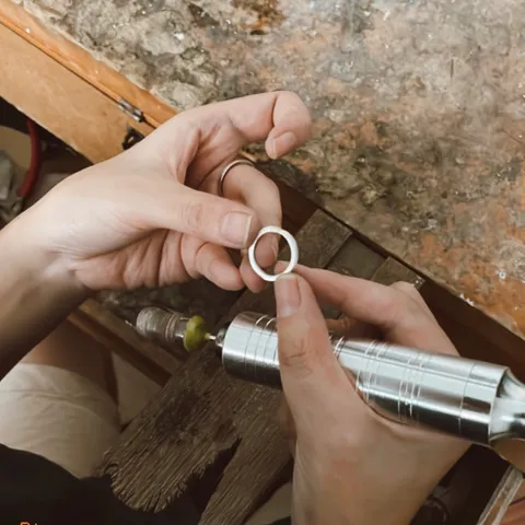 27167551-827C-4440-8F65-4C2A879EDF87