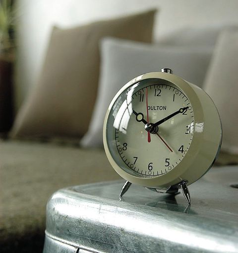 100-053Q-Alarm-Clock-Quartz-1-e1610548054713