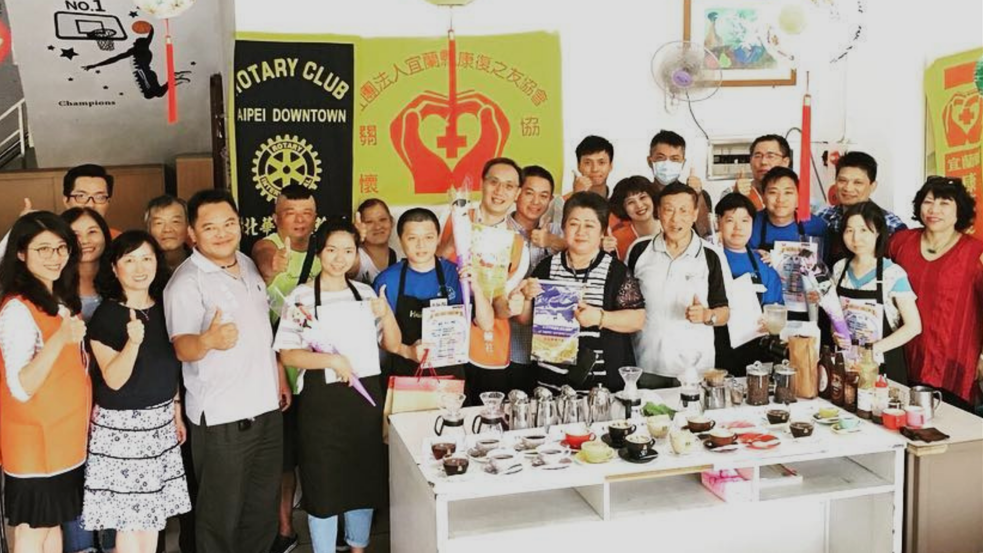 JOMO Coffee實實在在花了很多時間，打造讓弱勢族群能夠實際參與營運的場域