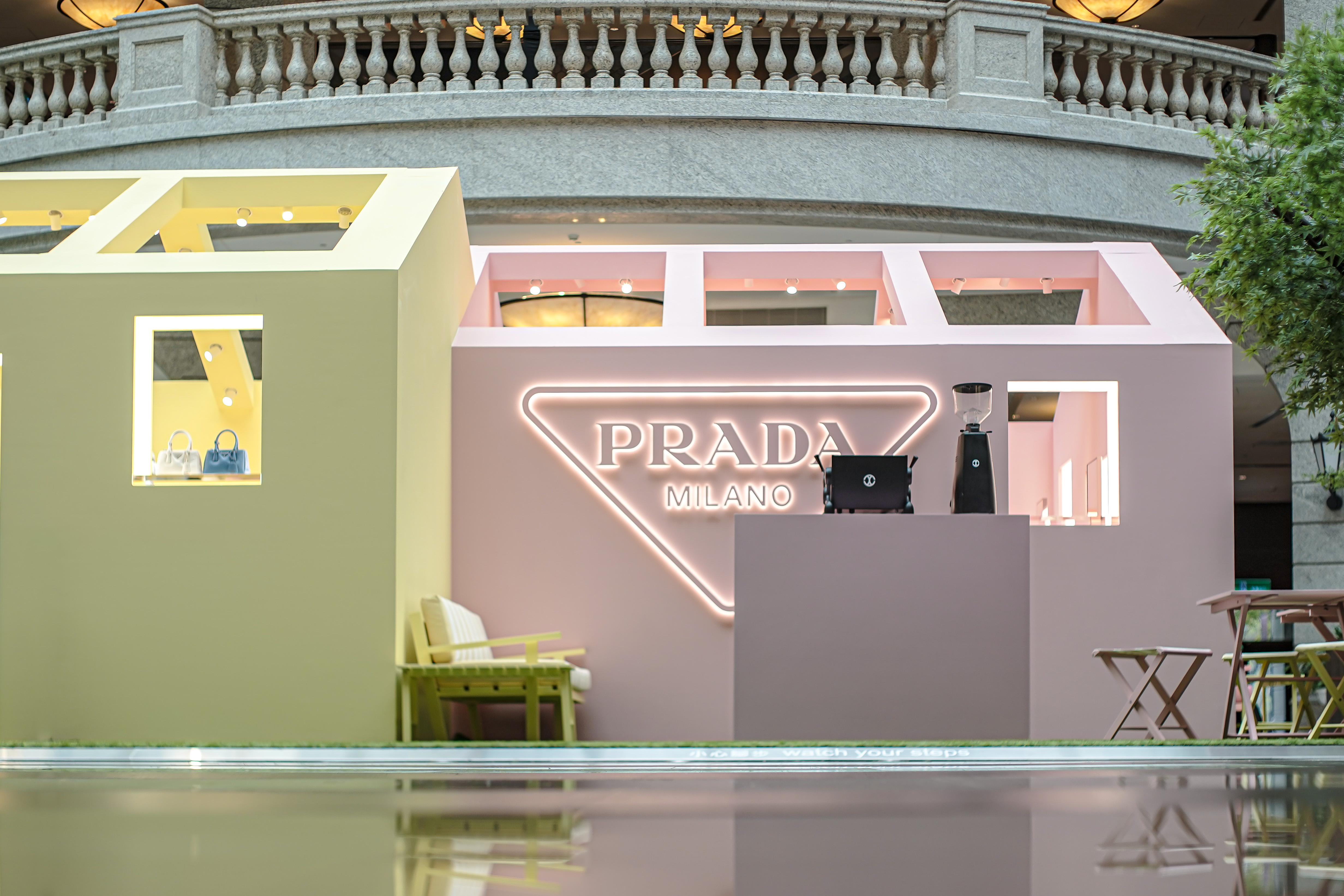 Prada silver line pop up store  Pop up store, Pop up cafe, Pop up shops