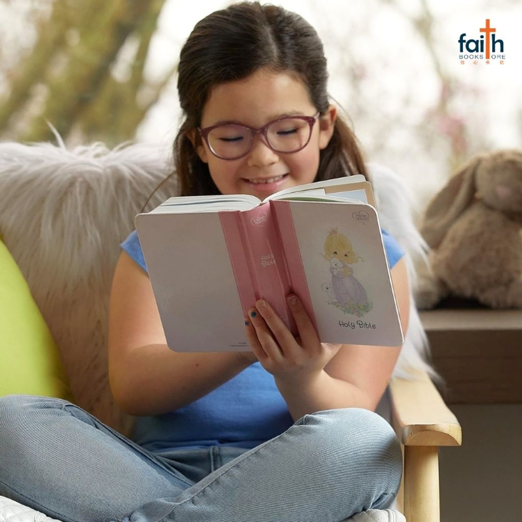 malaysia-online-christian-bookstore-faith-book-store-english-holy-bible-children-new-king-james-version-nkjv-precious-moments-small-hands-bible-hardcover-pink-thomas-nelson-9780785238621-9