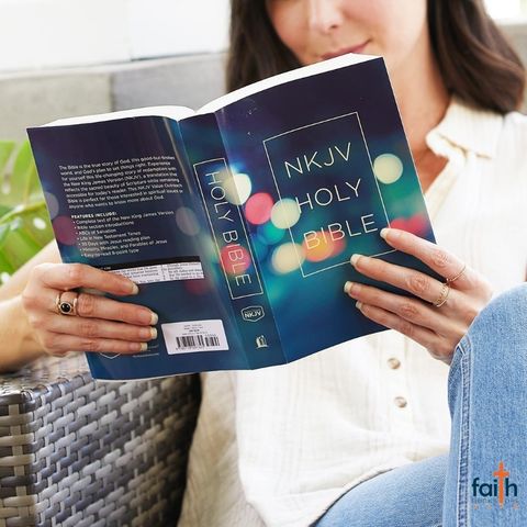 malaysia-online-christian-bookstore-faith-book-store-english-holy-bible-new-king-james-version-nkjv-value-outreach-bible-blue-urban-scenic-paperback-thomas-nelson-5030A-9780718097325-2