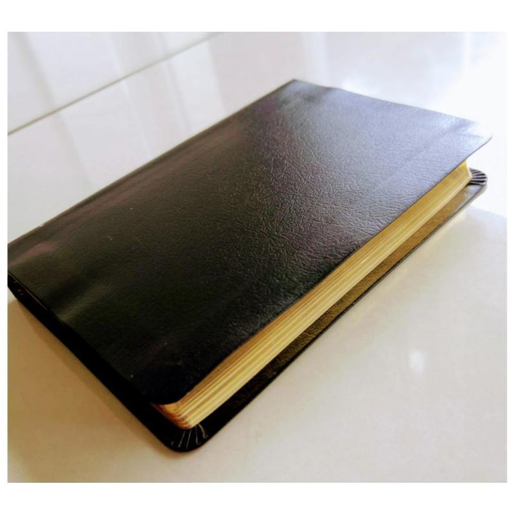 faith-book-store-english-bible-tyndale-New-Living-Translation-NLT-compact-gift-bible-black-bonded-leather-gold-edge-9781414301723-edge-800x800.jpg