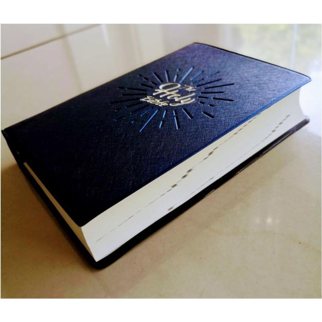 faith-book-store-english-bible-NIV-compact-pearl-vinyl-cover-blue-NIV52PL-9789812206466-side-800x800.jpg