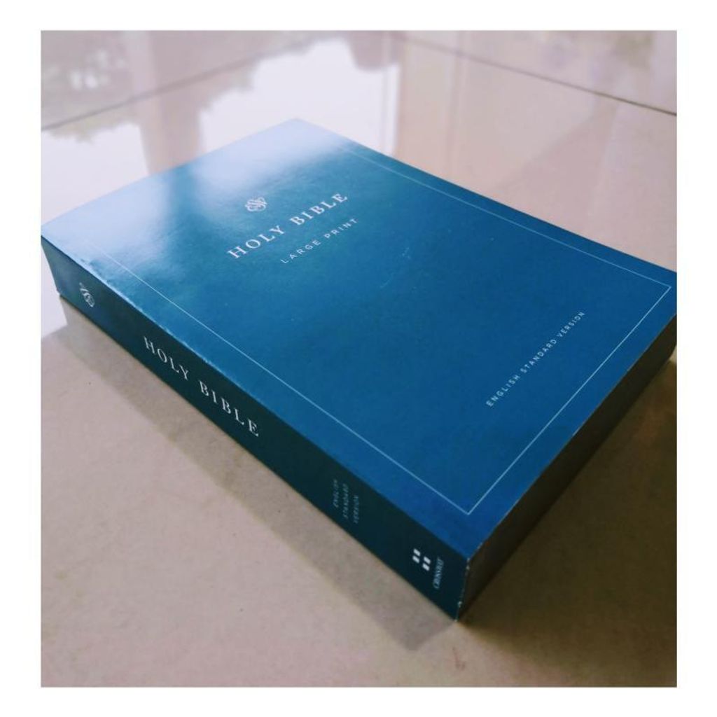 malaysia-online-christian-bookstore-faith-book-store-english-bible-ESV-English-Standard-Version-large-print-outreach-softcover-blue-9781433558412-side-bible-800x800.jpg