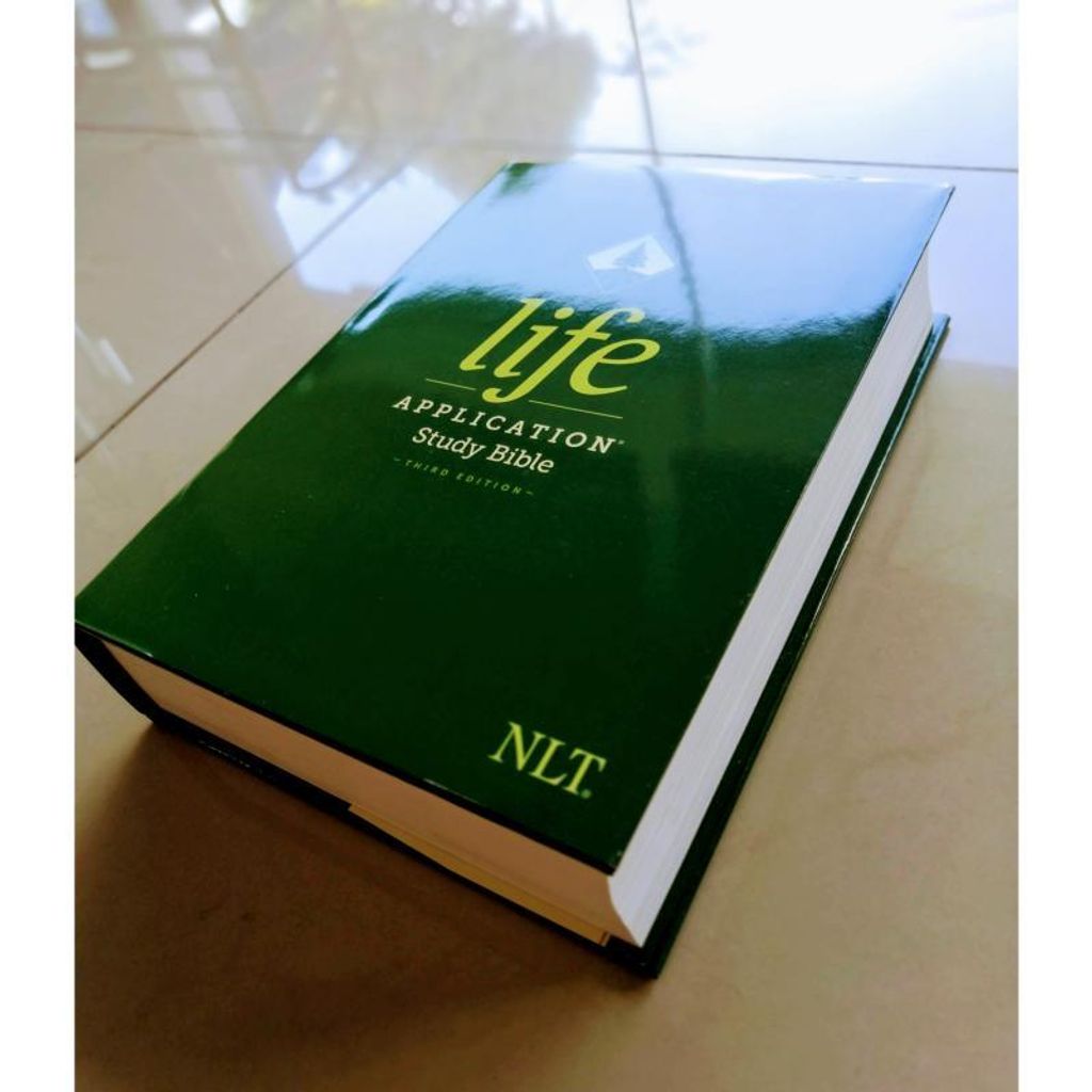 faith-book-store-english-bible-Tyndale-life-application-study-bible-NLT-3rd-edition-hardback-9781496433824-bible-3-800x800.jpg