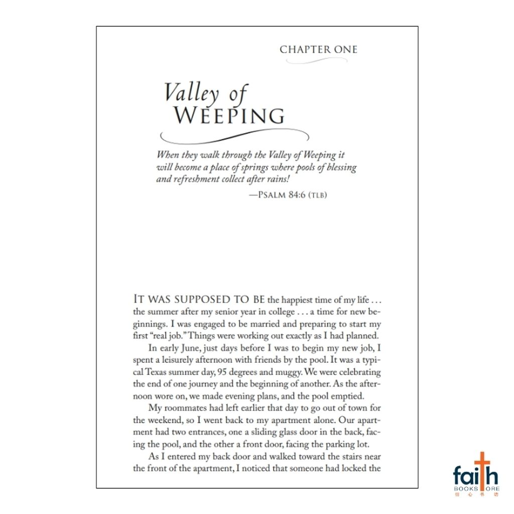 malaysia-online-christian-bookstore-faith-book-store-english-book-hidden-joy-in-a-dark-corner-the-transforming-power-of-god's-story-wendy-blight-moody-publishers-9780802414960-800x800-3
