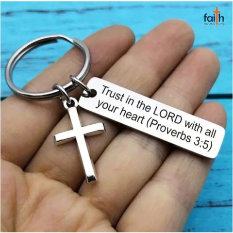 malaysia-online-christian-bookstore-faith-book-store-stainless-steel-laser-engraved-keychain-with-cross-pendant-english-bible-verse-scripture-keychains-经文-刻字-不锈钢-钥匙-扣-favor-bookstore-trust-in-the-lord