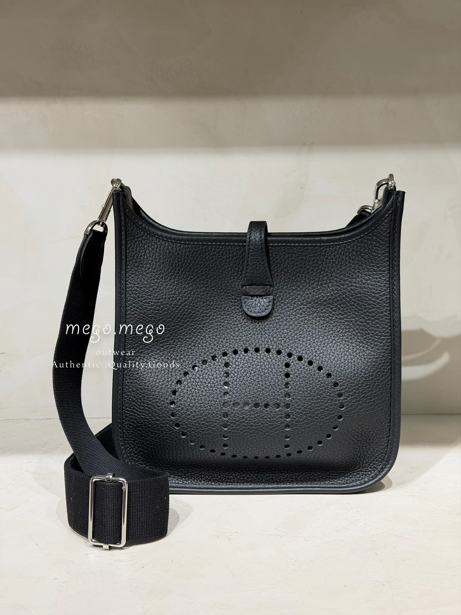 1C3DCDA4-06CF-4D18-A2C2-7499480A2F43