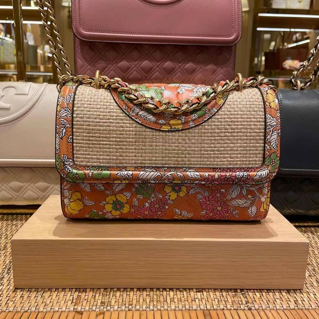 tory burch straw shoulder bag