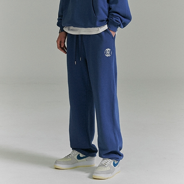 ★大人気★[NOT4NERD] Brush NFND Logo String Sweat Pants Brush NFND Logo String Sweat Pants - 海外通販のBUYMA