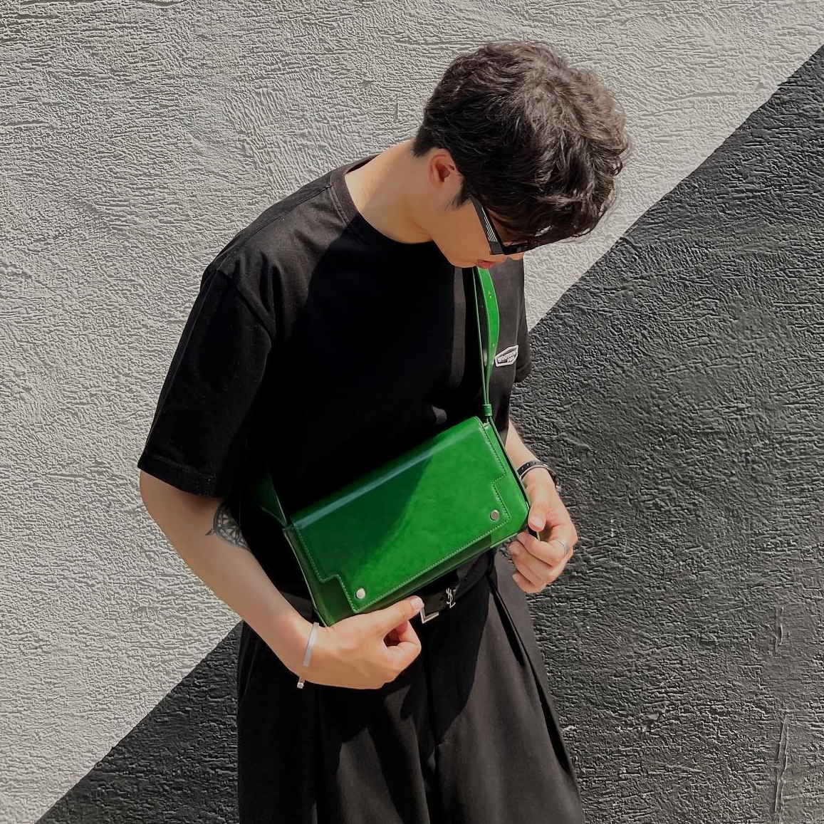 FIND KAPOOR Marc 26 Crinkled 皮革側背包(五色) – zerone FIND KAPOOR Marc 26 Crinkled 皮革側背包(五色) – zerone